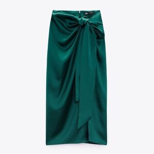 NWOT Zara Emerald Satin Knot Skirt M